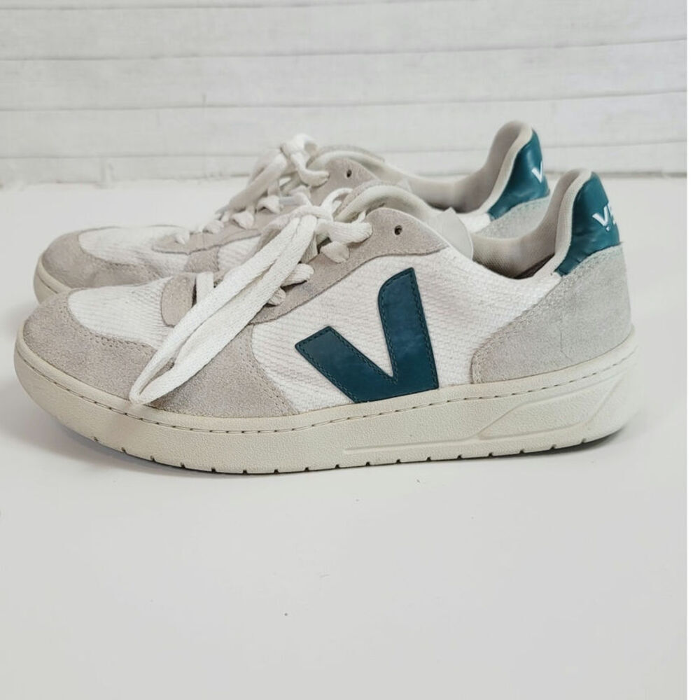 VEJAS V-10 B-MESH WHITE BRITTANY  SNEAKERS IN HUNTER GREEN, sz 9